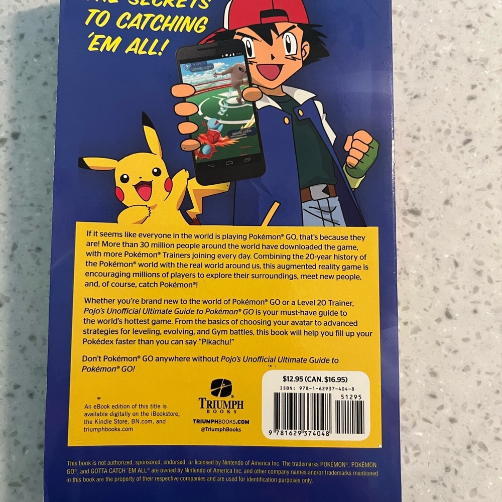 Pokémon GO Unofficial Guidebook 2016‎ Paperback with Pictures - Picture 2 of 2